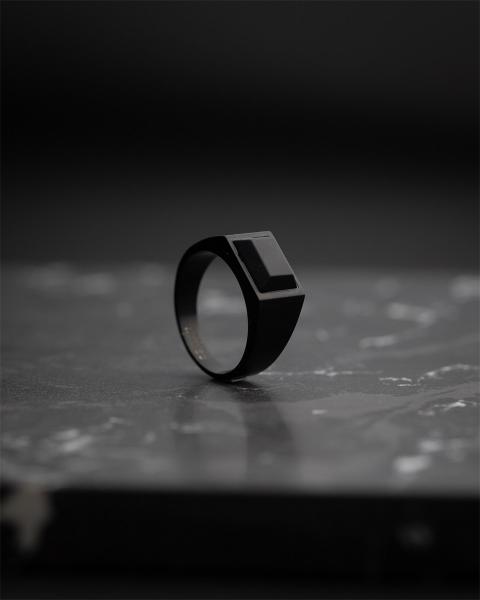 Siegelring aus schwarzem Titan mit schwarzem Achatstein - Credo Black